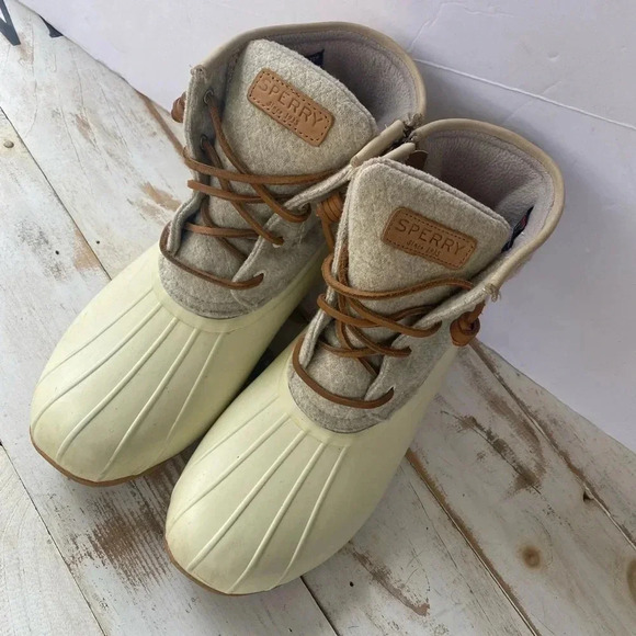 SPERRY Women’s Saltwater Wool Embossed Duck Boot waterproof sz 8.5 warm EUC - Picture 2 of 11